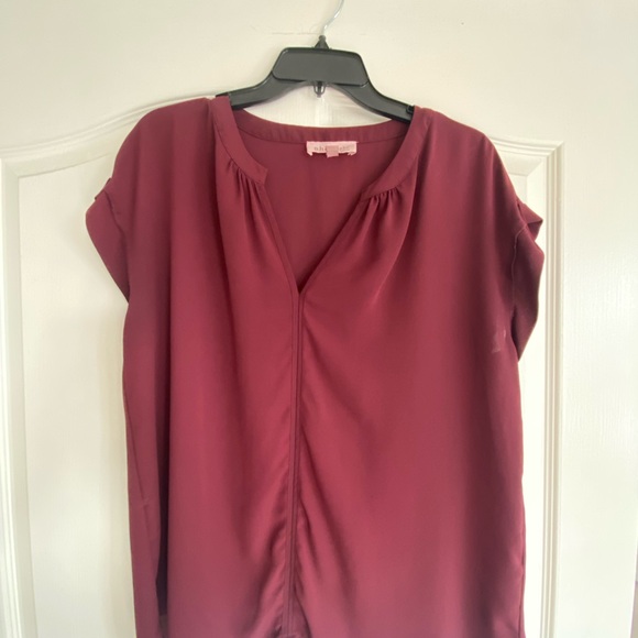 Philosophy Deep Burgundy V-Neck Cap Sleeve Blouse - Picture 2 of 3